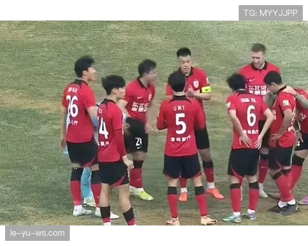 中超激战正酣，各队表现抢眼竞争白热化引球迷热议