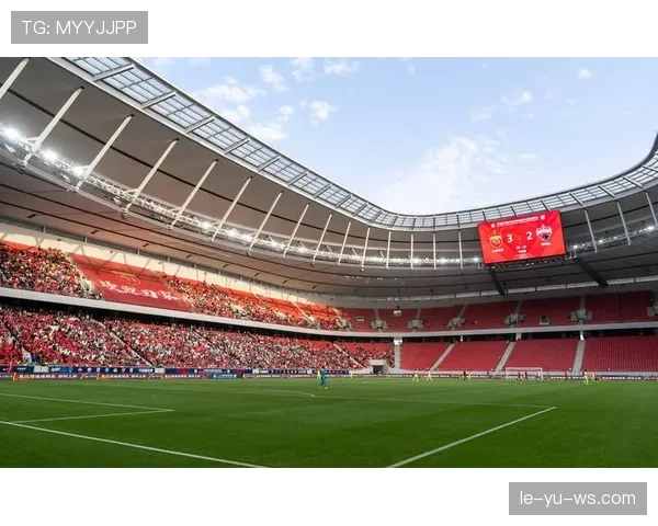 足球低谷强势反弹，球队重整旗鼓新赛季表现亮眼