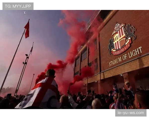 桑德兰传奇注定辉煌：条纹背后的故事与荣耀引人瞩目