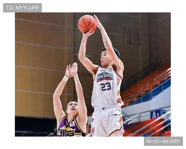 黄潜关键球员近期表现稳健，助力球队竞争力增强